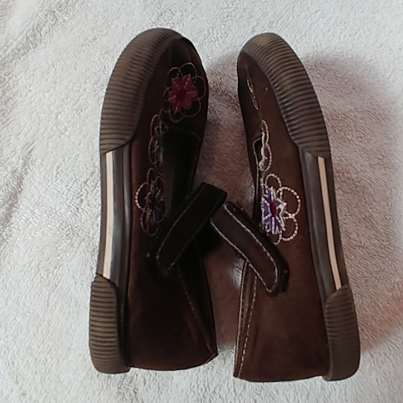 3/$15 Smartfit Toddler Girl Brown Flower Flats - Picture 7 of 8